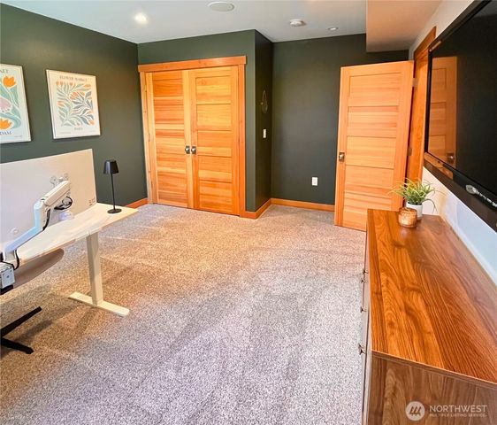 7940 Beach Drive E, Port Orchard, WA 98366