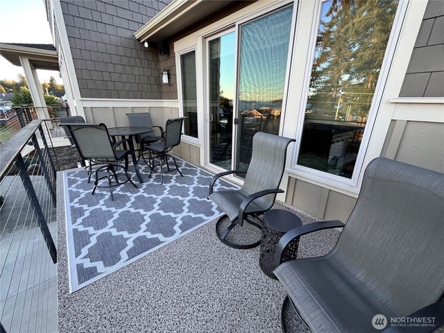 7940 Beach Drive E, Port Orchard, WA 98366