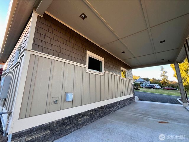 7940 Beach Drive E, Port Orchard, WA 98366