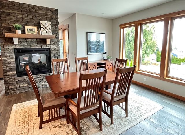 7940 Beach Drive E, Port Orchard, WA 98366