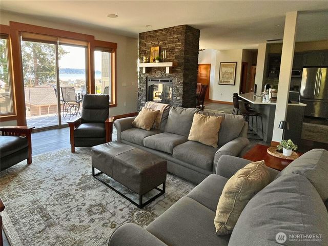 7940 Beach Drive E, Port Orchard, WA 98366