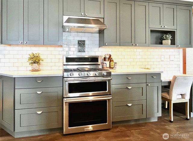 7940 Beach Drive E, Port Orchard, WA 98366