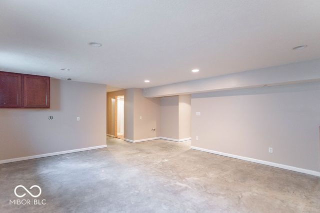 711 Bluff Creek Drive, Fortville, IN 46040