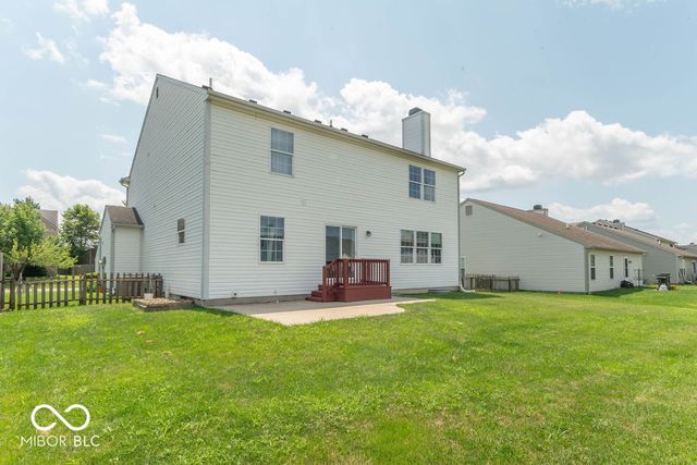 711 Bluff Creek Drive, Fortville, IN 46040