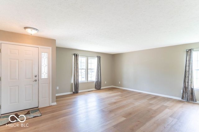 711 Bluff Creek Drive, Fortville, IN 46040
