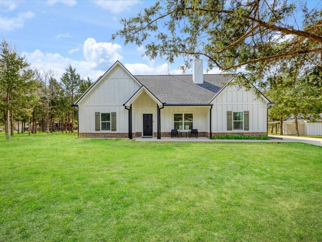 865 County Road 4519, Wolfe City, TX 75496