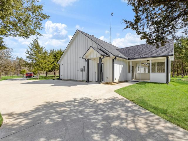 865 County Road 4519, Wolfe City, TX 75496