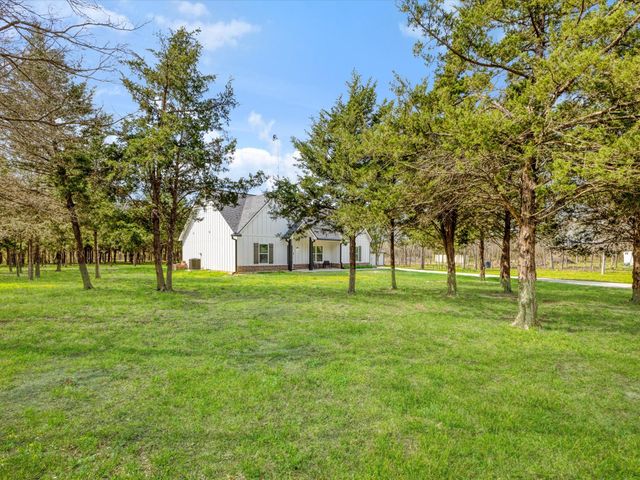 865 County Road 4519, Wolfe City, TX 75496