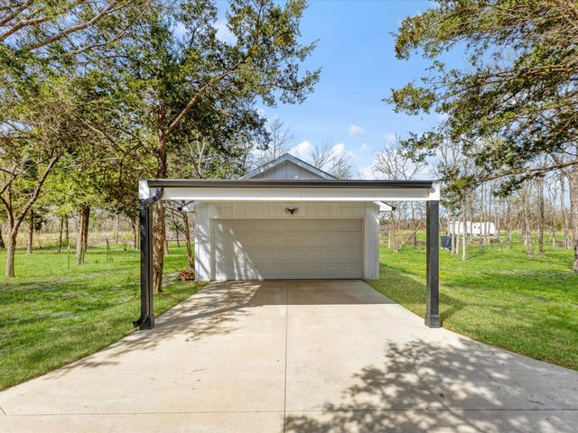 865 County Road 4519, Wolfe City, TX 75496