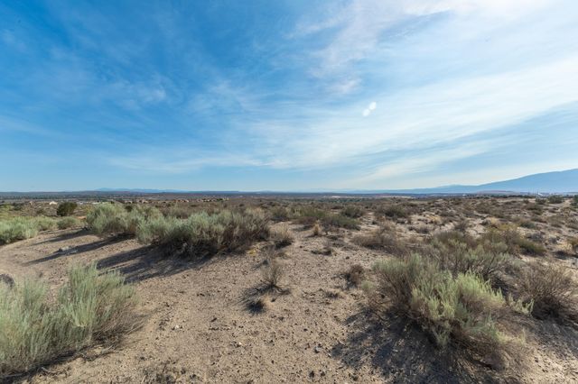 1124 8th Street NE, Rio Rancho, NM 87144