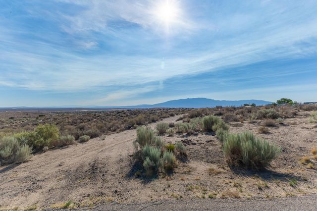 1124 8th Street NE, Rio Rancho, NM 87144