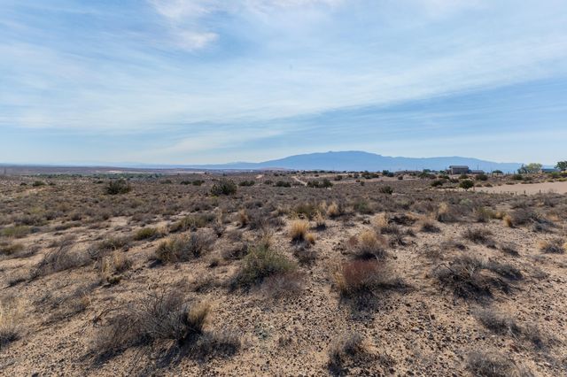 1124 8th Street NE, Rio Rancho, NM 87144