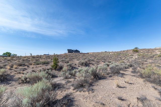 1124 8th Street NE, Rio Rancho, NM 87144