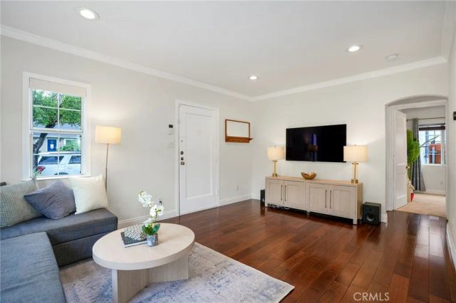 998 Bella Vista Avenue, Pasadena, CA 91107
