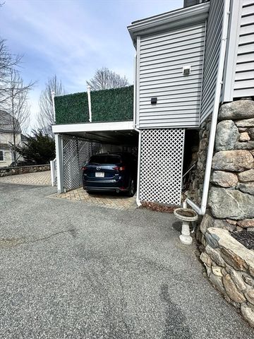 15 Waban 15, Wellesley, MA 02482