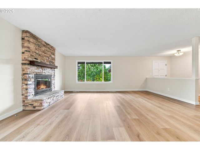 2500 Sw 15TH St, Gresham, OR 97080