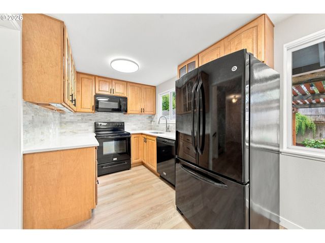 2500 Sw 15TH St, Gresham, OR 97080