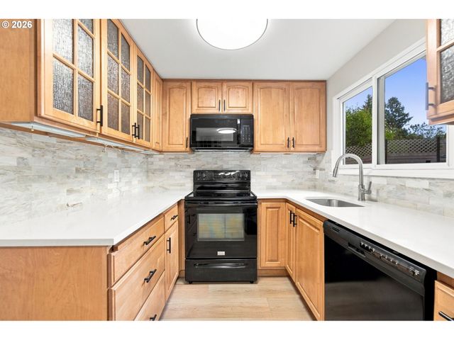 2500 Sw 15TH St, Gresham, OR 97080