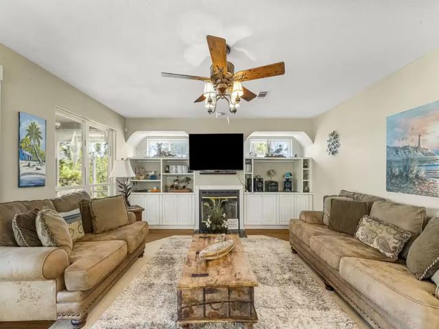 21904 Lakeview Drive, Panama City Beach, FL 32413