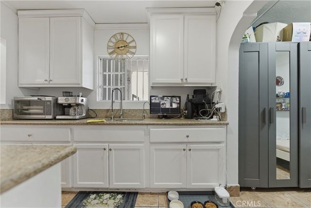 725 W 107th, Los Angeles, CA 90044