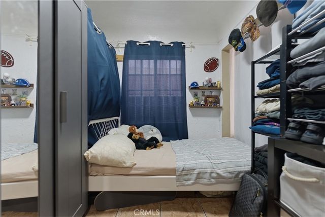 725 W 107th, Los Angeles, CA 90044