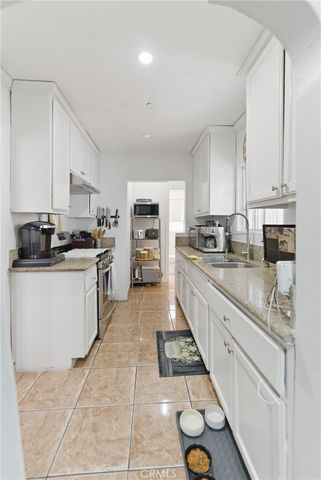 725 W 107th, Los Angeles, CA 90044