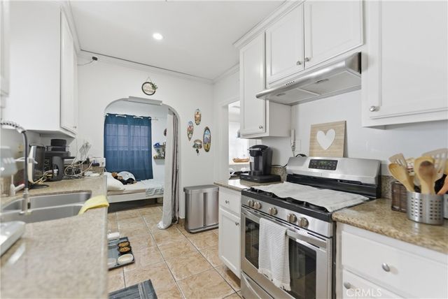 725 W 107th, Los Angeles, CA 90044