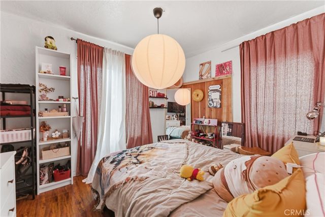 725 W 107th, Los Angeles, CA 90044