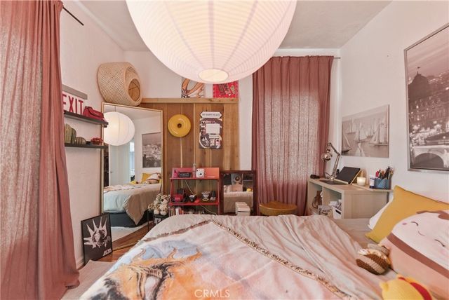 725 W 107th, Los Angeles, CA 90044