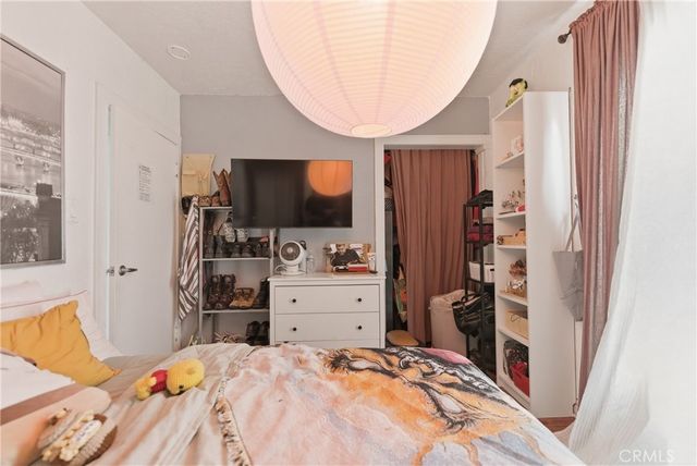 725 W 107th, Los Angeles, CA 90044