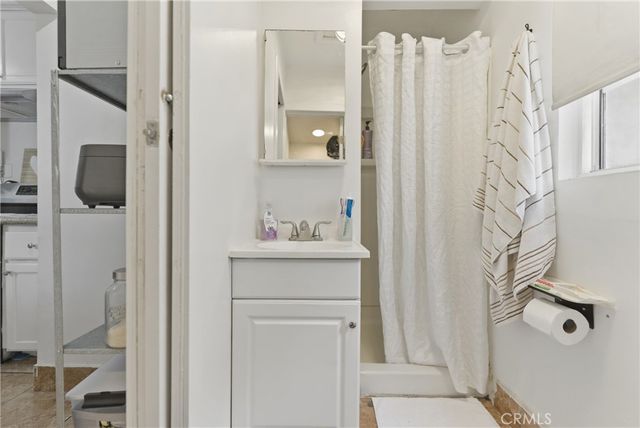 725 W 107th, Los Angeles, CA 90044