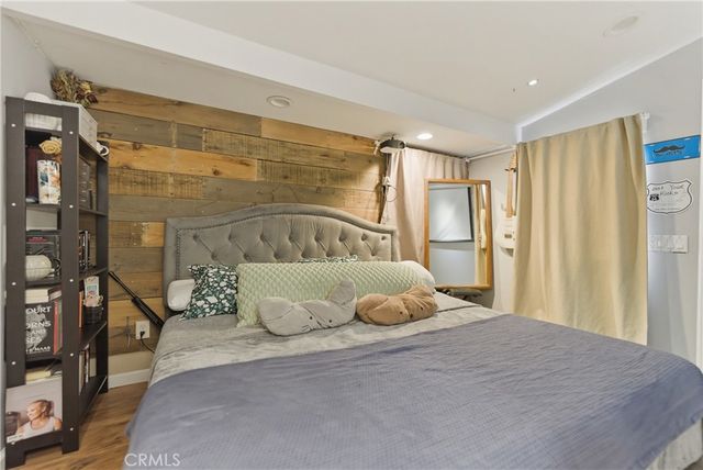 725 W 107th, Los Angeles, CA 90044