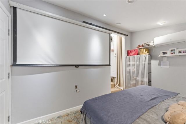 725 W 107th, Los Angeles, CA 90044