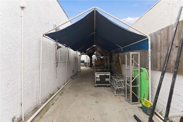 725 W 107th, Los Angeles, CA 90044