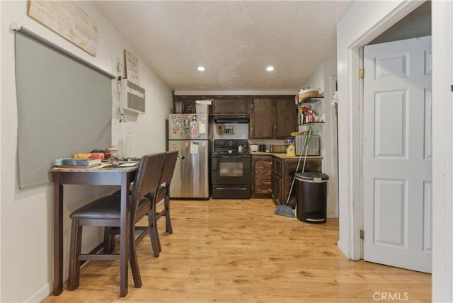 725 W 107th, Los Angeles, CA 90044