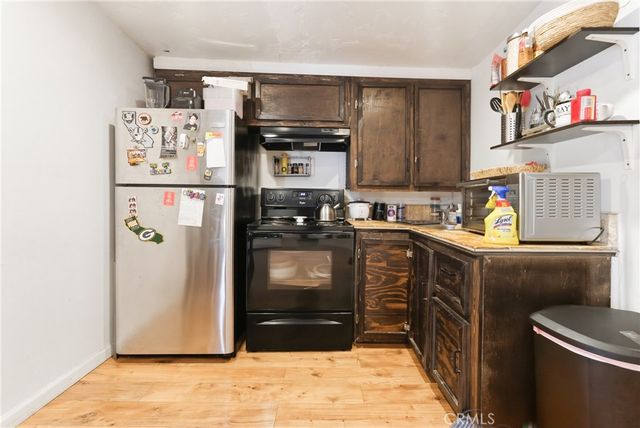 725 W 107th, Los Angeles, CA 90044