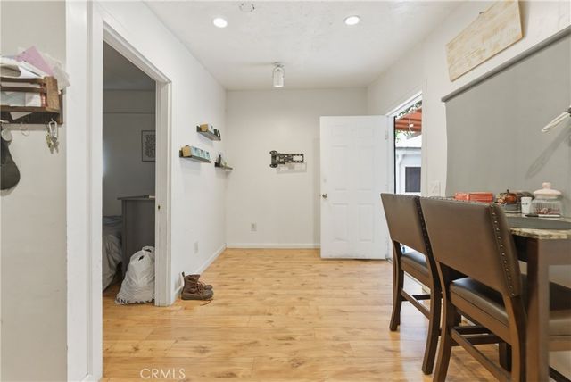 725 W 107th, Los Angeles, CA 90044