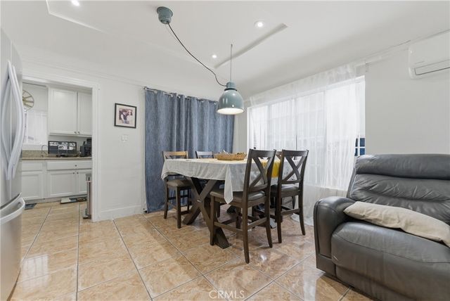 725 W 107th, Los Angeles, CA 90044