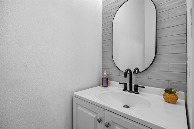 2230 Farm to Market 713, Lockhart, TX 78644