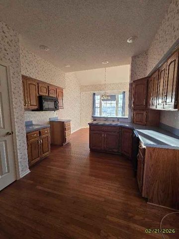 1204 N Elm Street, Louisburg, KS 66053