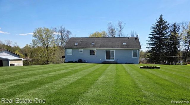 8751 Highland Ave Road, Watervliet, MI 49098