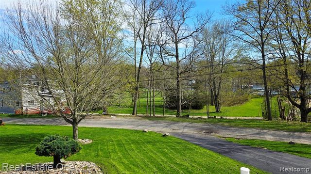8751 Highland Ave Road, Watervliet, MI 49098