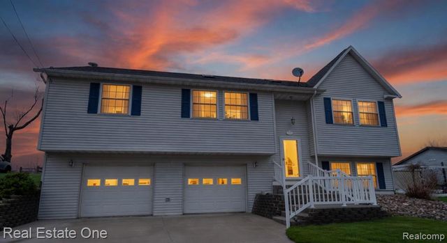 8751 Highland Ave Road, Watervliet, MI 49098