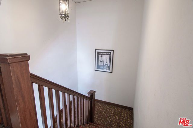 170 S Sycamore Avenue, Los Angeles, CA 90036