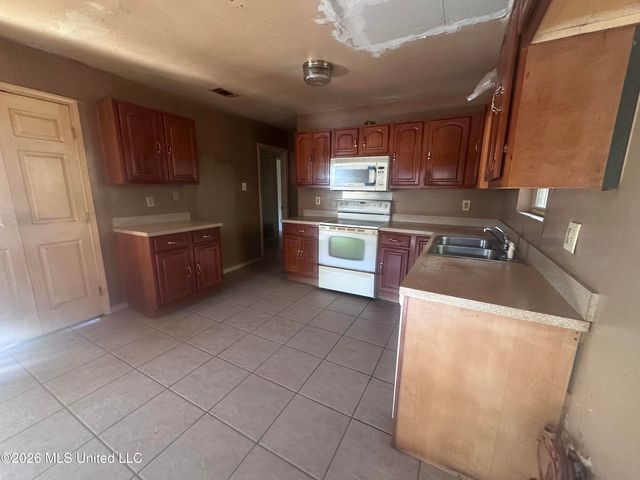 4219 Martha Court, Pascagoula, MS 39581