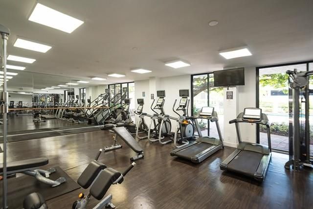 3300 NE 192nd Street 111, Aventura, FL 33180