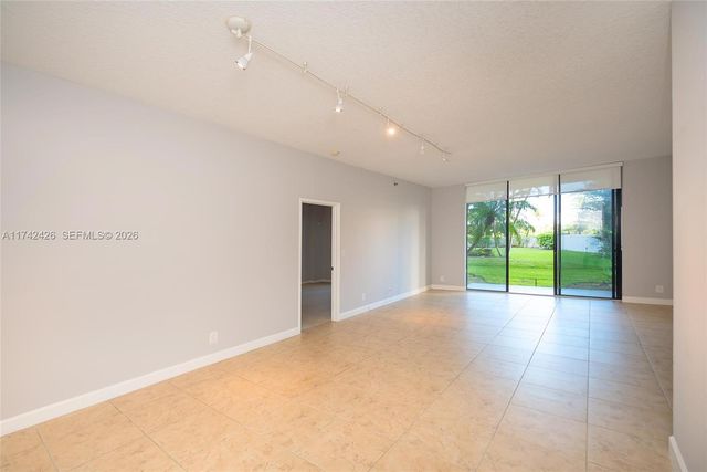 3300 NE 192nd Street 111, Aventura, FL 33180