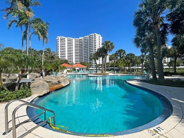 3300 NE 192nd Street 111, Aventura, FL 33180