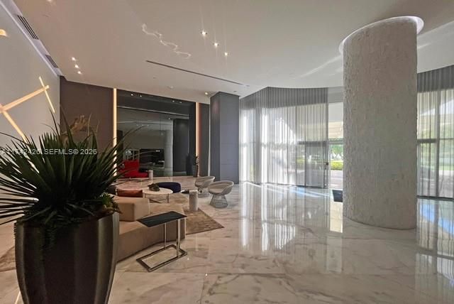 3300 NE 192nd Street 111, Aventura, FL 33180