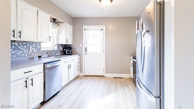 101 Starkey Boulevard, Wintersville, OH 43953